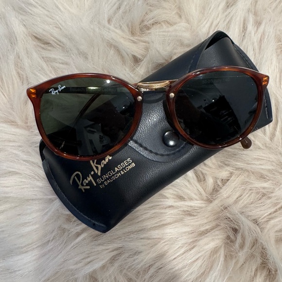 Ray-Ban Classic Brown Sunglasses - Picture 2 of 2